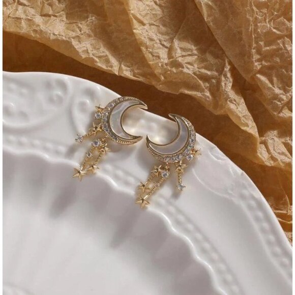 NWT 14K Gold Plated Star & Moon Sparkly Dangly Stud Earrings Women's - Picture 9 of 13